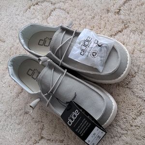 NWT! Grey Hey Dude Wendy - size 9